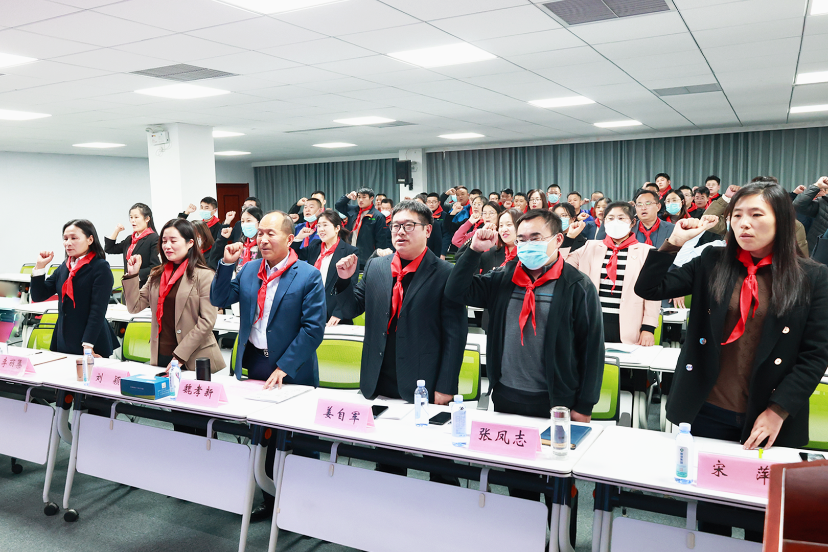 鍛鋼淬火 砥礪深耕！新港商學(xué)院首屆干部班正式啟動